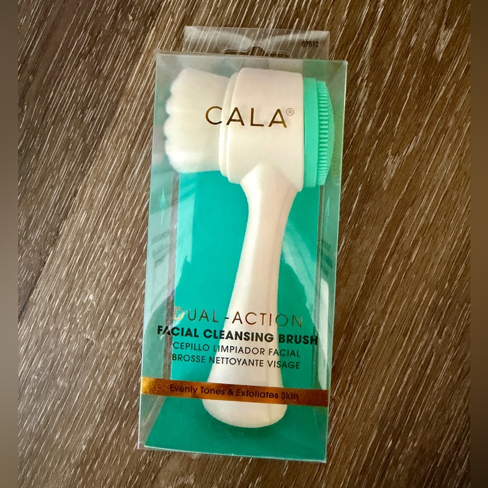 CALA Dual-Action Facial Cleansing Brush (Mint), Deep Clean Pores, NIB